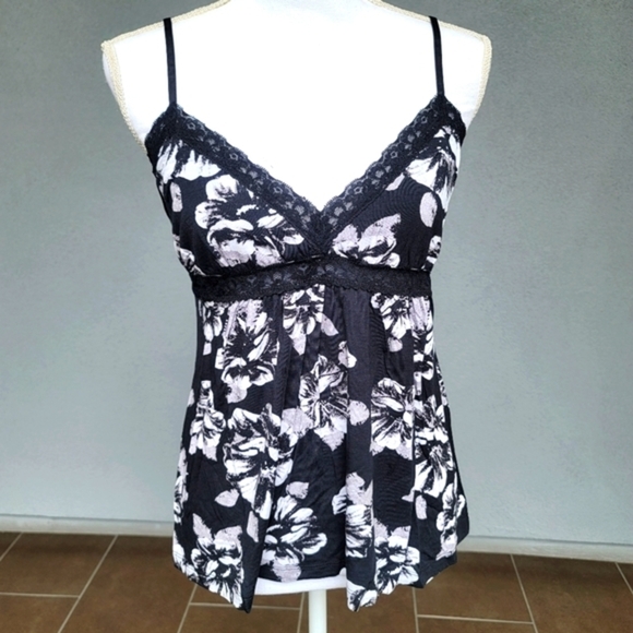 PJ Salvage ✦ Royal Romance Camisole ✦ Floral Lace V-Neck Adjustable Straps S NWT - Picture 3 of 13